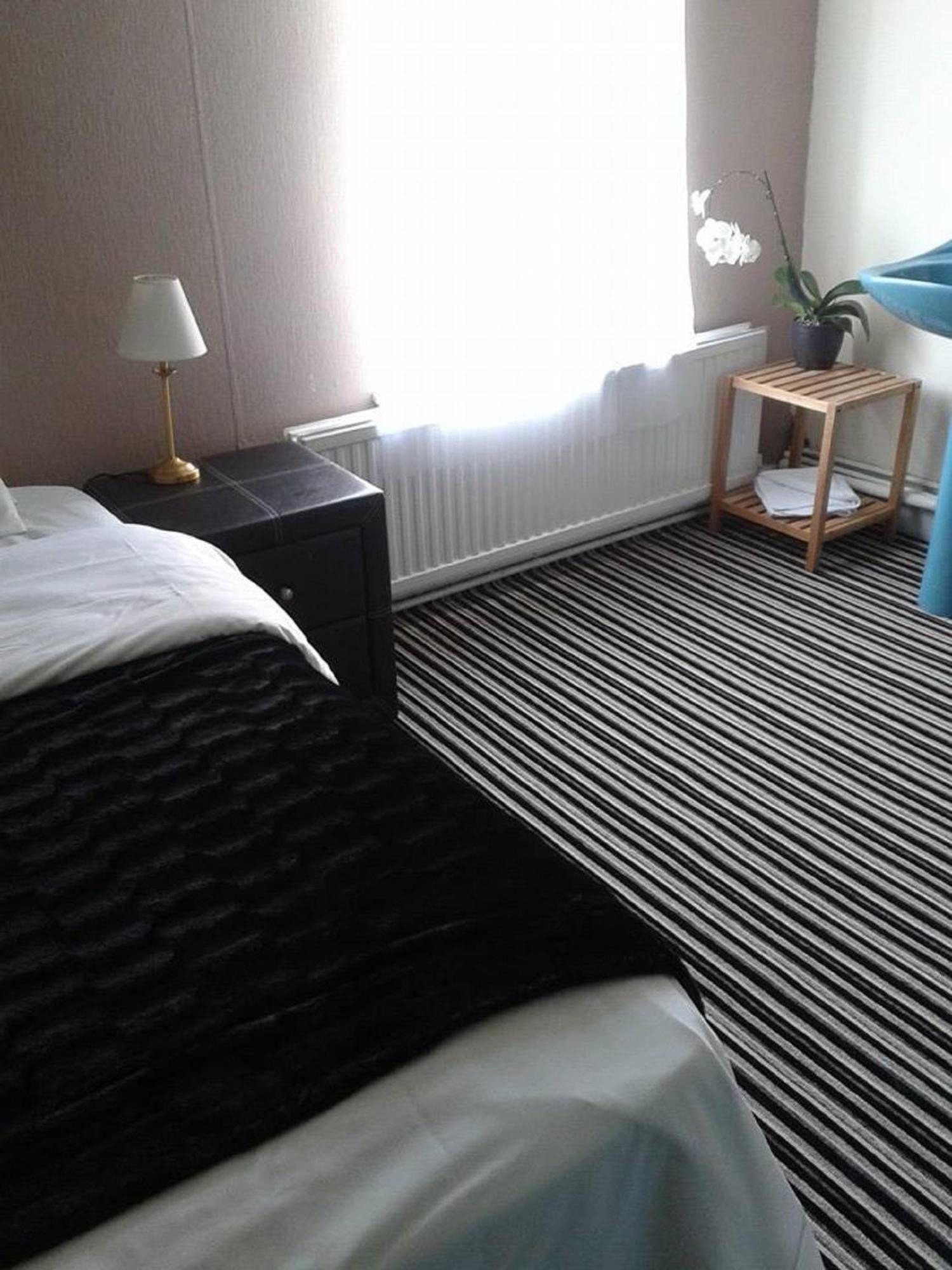 Amber Guesthouse 더비 객실 사진