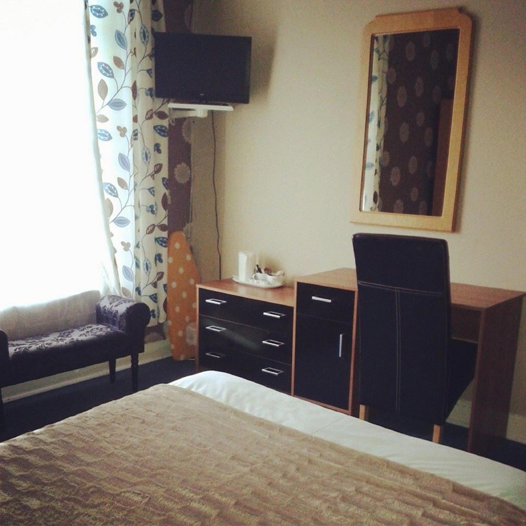 Amber Guesthouse 더비 객실 사진